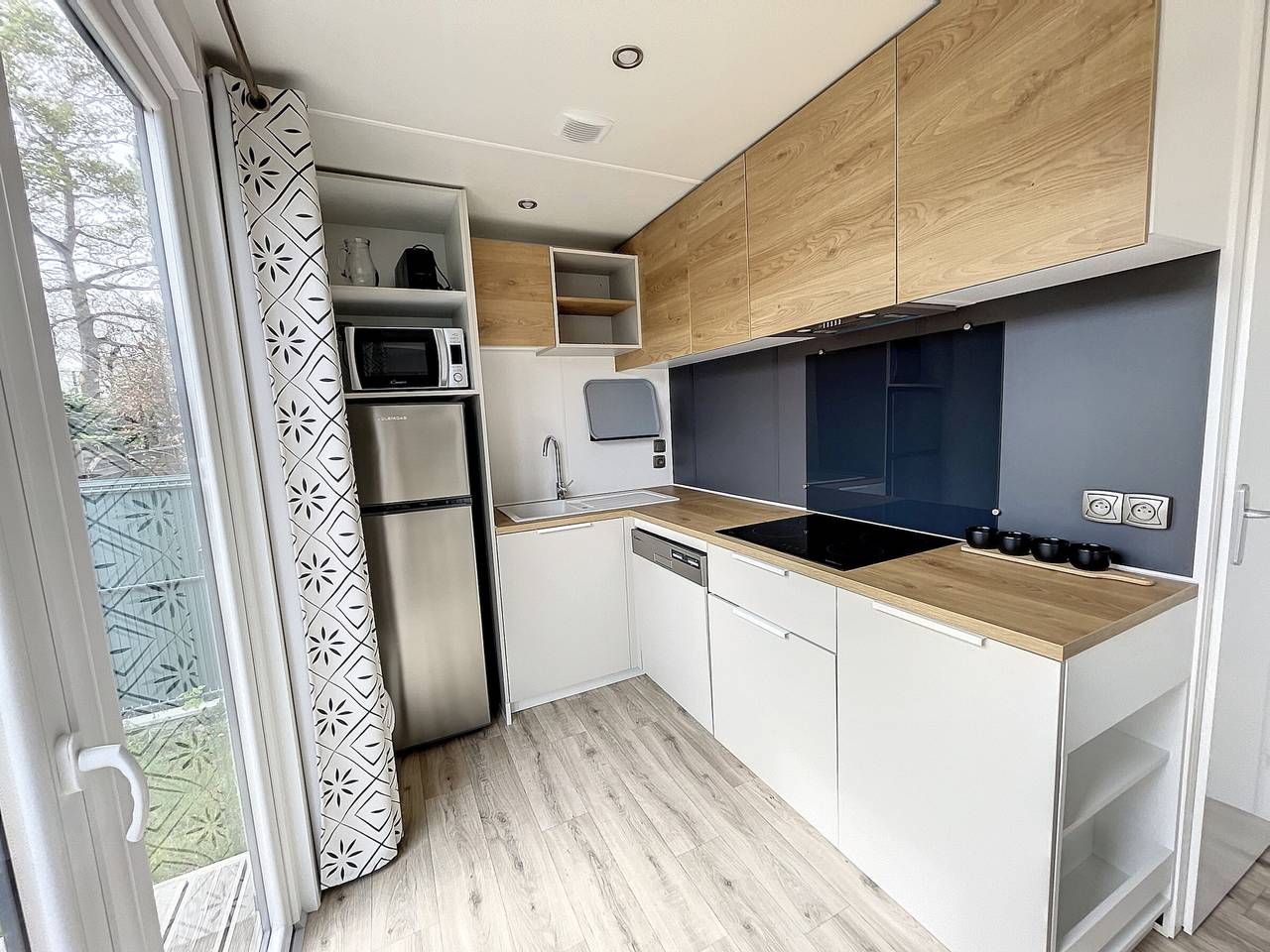 Comfortable Mobile Home, 200m from Beach, 2Br, Pool & Parking Included in Jullouville, Côte de la Déroute