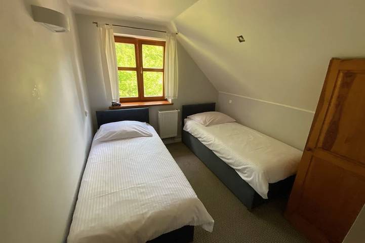 Ferienhaus mit Sauna, BBQ, Squash-Court und großem Garten in powiat krośnieński