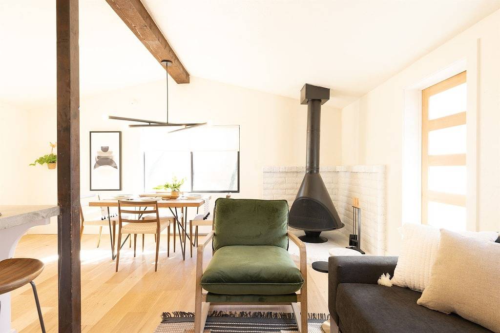 Designer Bungalow in Heart of Sedona, Enclosed Yard/Patio, Luxe Kitchen in Sedona, Oak Creek Canyon