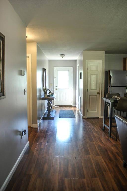 Ganze Wohnung, * Ellas Chalet * liegt versteckt in Brevard, Nc, auch bekannt als \"Land der Wasserfälle\" in Brevard, Transylvania County