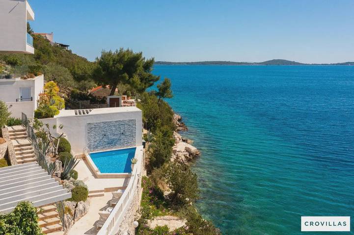 Villa para 13 pessoas, com Vista para o mar em Marina