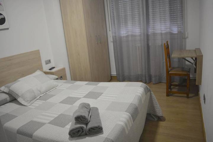 Maison d’hôte pour 2 personnes, avec jardin et vue ainsi que piscine et terrasse à Saint-Jacques-de-Compostelle - 4