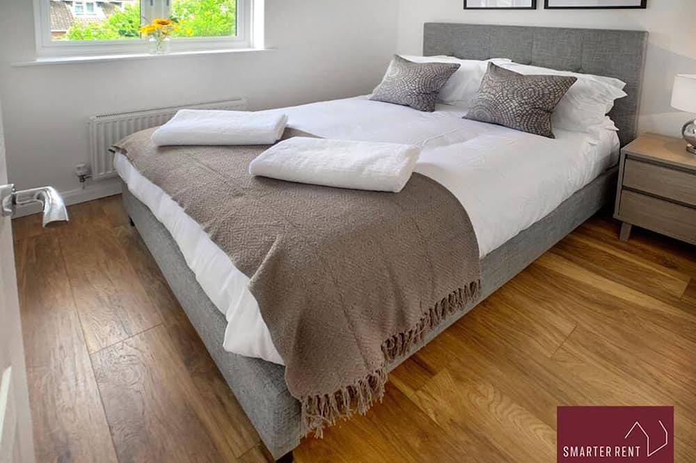 Entire apartment, Guildford - Modern 2 Bedroom House in Guildford, Surrey