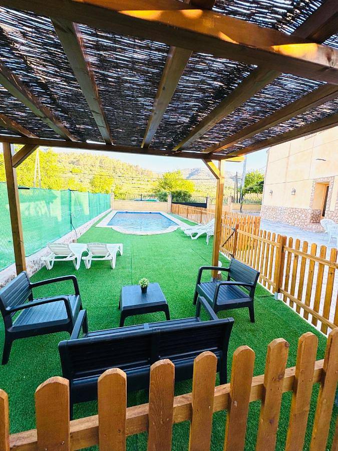 Casa rural para 10 personas, con piscina además de terraza y vistas, Se admiten mascotas en Letur - 3