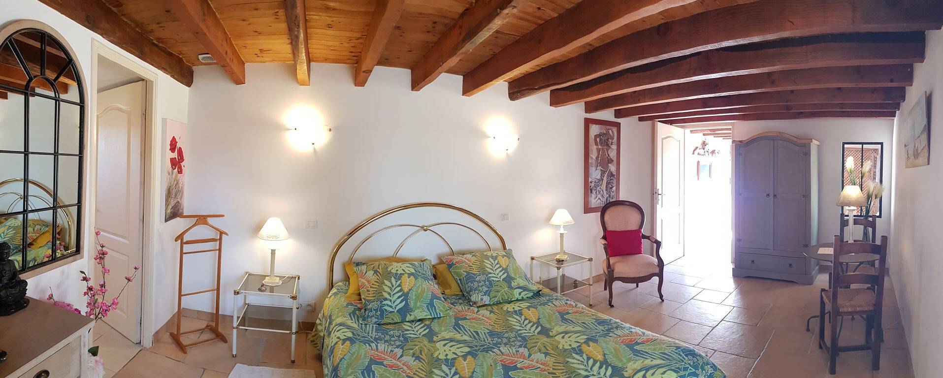 Chambre d’hôtes « Chambre Double Carpediem Bergerac » avec jardin commun, Wi-Fi et climatisation in Prigonrieux, Périgord Pourpre