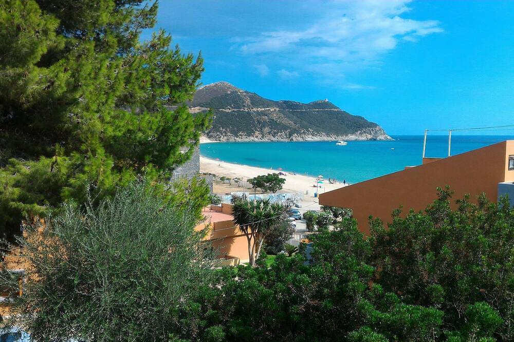 Ganze Wohnung, Penthouse 150 Meter vom Strand von Solanas entfernt in Solanas, Comune di Sinnai