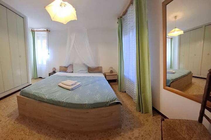 Entire apartment, Spacious holiday cottage and garden in the country in Thuir, Mediterranean Coast (France)