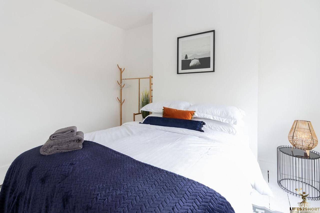 Entire apartment, Two-Bedroom Apartment in Exeter, Devon