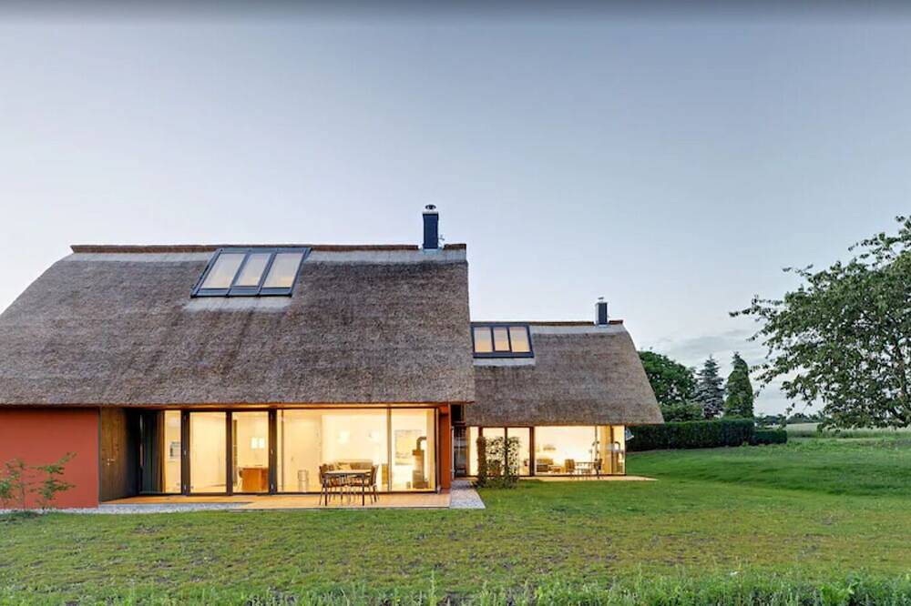 Reetdach trifft Moderne; Seeblick, Sauna, Garten und viel mehr... in Wreechen, Putbus