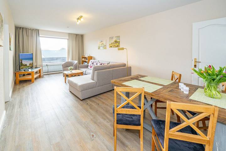 Ganze Wohnung, Gemütliches 2-Zimmer-Appartement mit Süd-Balkon in Westerland in Westerland, Sylt (Gemeinde)