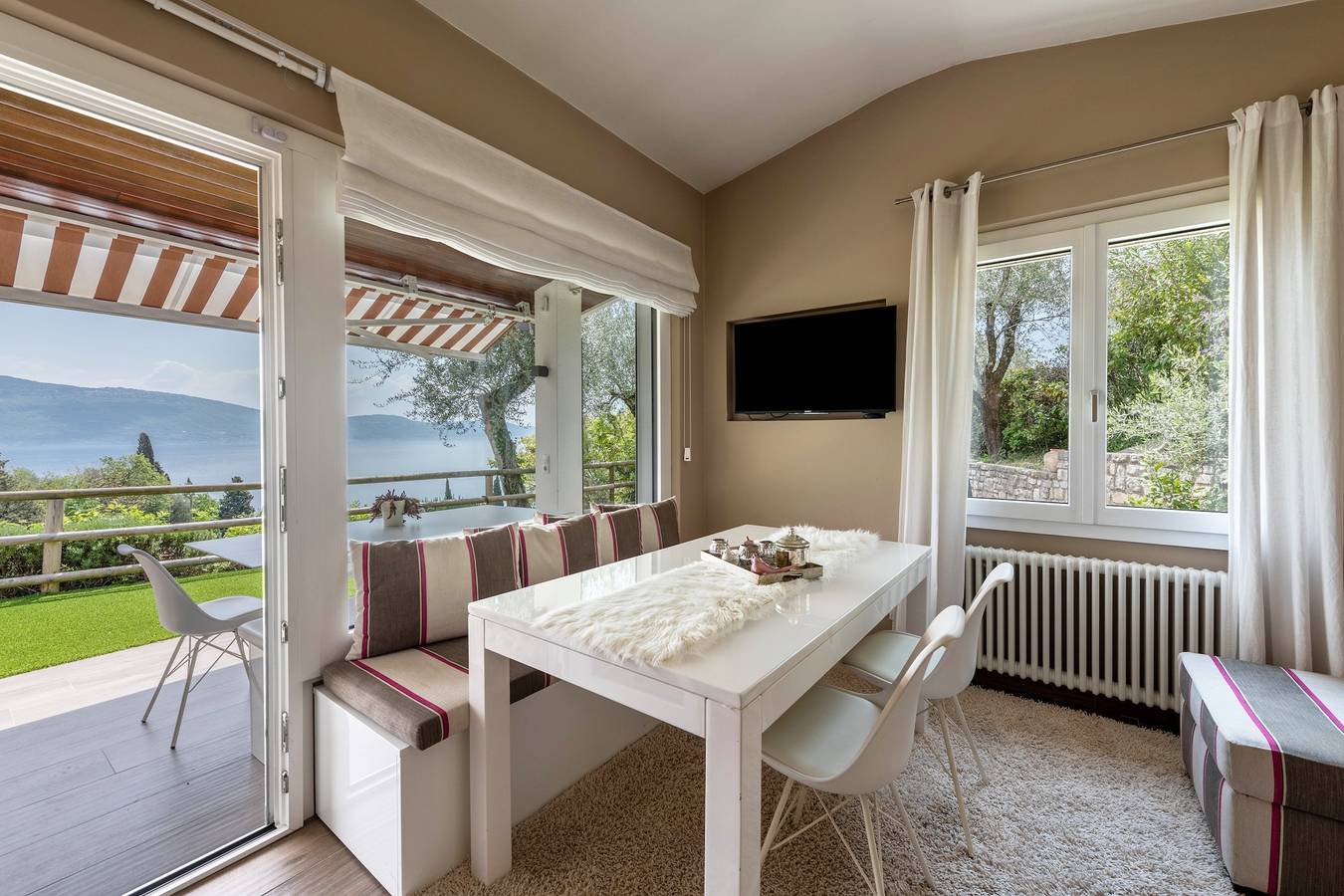 Ganze Wohnung, Ferienwohnung "Casa 50" mit Garten & Gemeinschaftspool in Gargnano, Gardasee-Berge