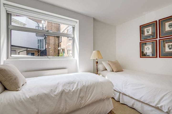 Modernes 4-Schlafzimmer Knightsbridge Haus bei Hyde Park in London, Südostengland