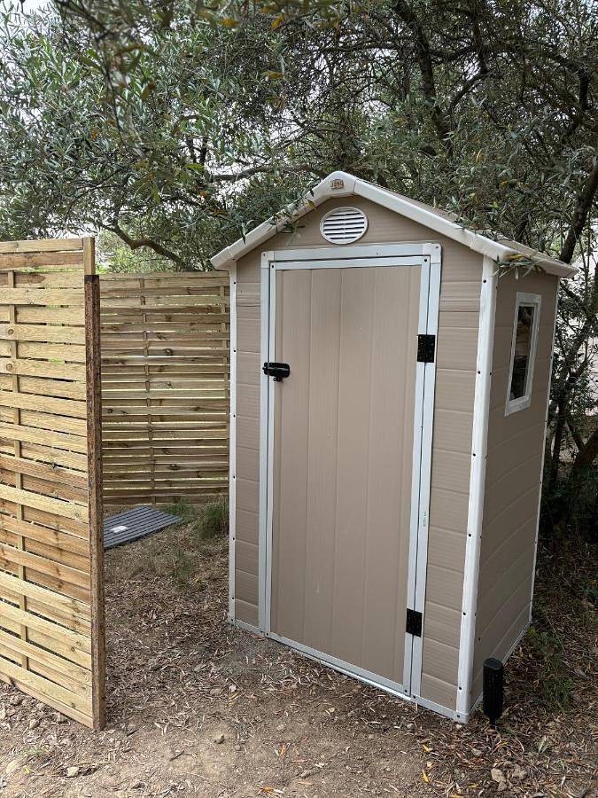 Location de vacances pour 2 personnes, avec vue et terrasse ainsi que jardin et piscine à Cadenet - 3