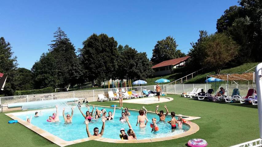 Camping pour 4 personnes, avec piscine et terrasse, animaux acceptés dans la Drôme - 4