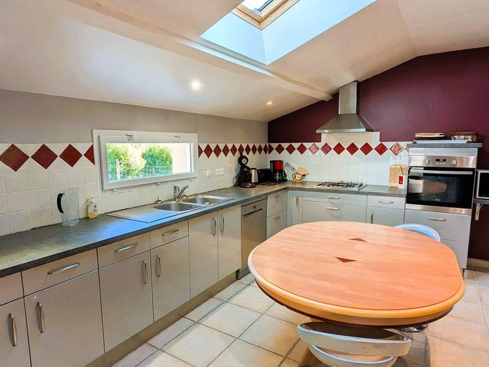 Beautiful renovated farmhouse in Burgundy, green setting in Merry-Sec, Auxerre region