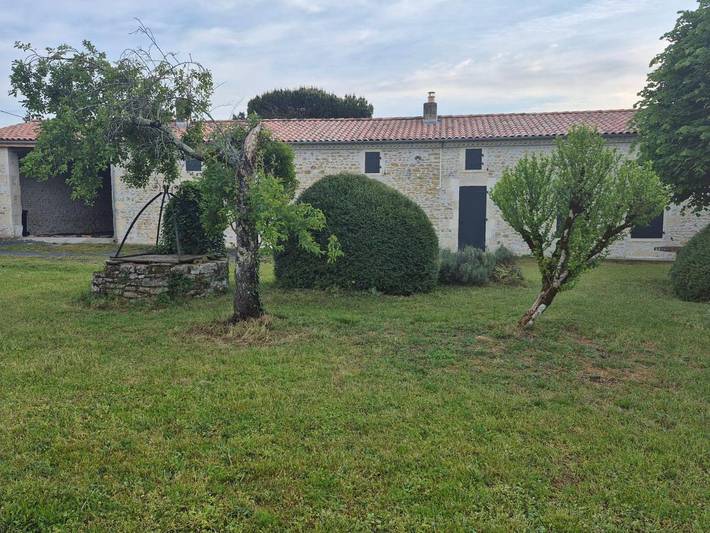 Location de vacances pour 12 personnes, avec jardin à Cravans - 2