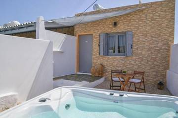 Apartment for 2 People in Milos, Cyclades, Photo 3