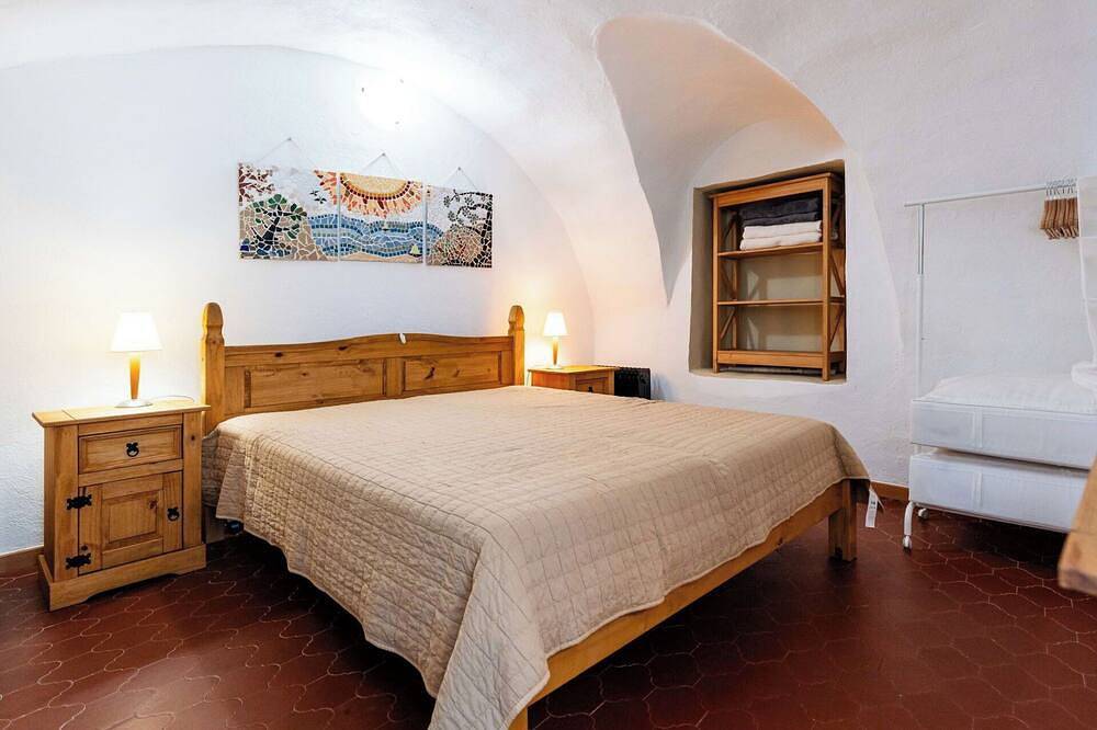 Schönes alleinstehendes Ferienhaus für 4 Leute mit  W-Lan, Terrasse und Haustiere erlaubt in Ventimiglia, Ligurische Alpen