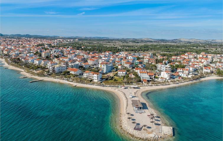 Ganze Ferienwohnung, Ferienwohnung mit Meerblick, Pool, WLAN und Parkplatz in Strandnähe in Srima, Šibenik-Knin