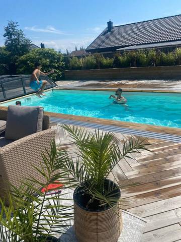 Cottage pour 5 personnes, avec vue ainsi que jardin et piscine à Halmstad