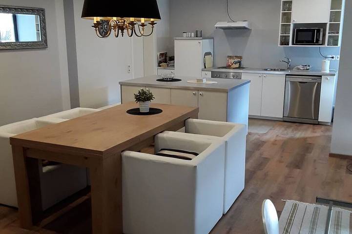 Ferienwohnung für 5 Personen, mit Garten und Terrasse sowie Whirlpool in St. Ingbert