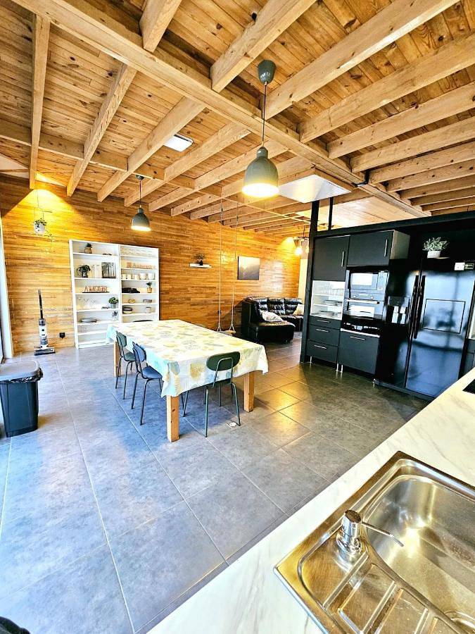 Location de vacances pour 10 personnes, avec Terrasse et Jardin à Saint-Pierre-de-Chandieu