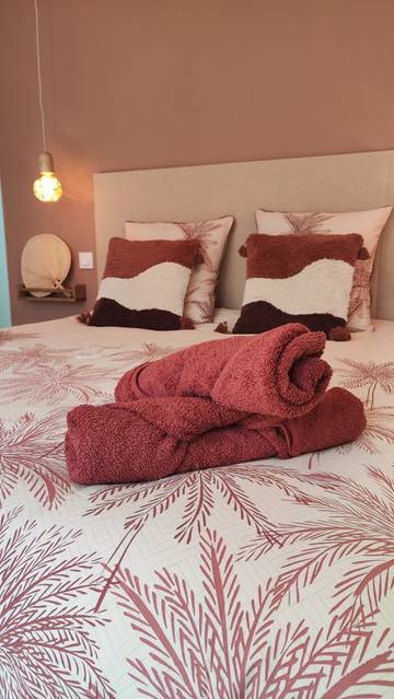 Gîte pour 3 personnes, avec piscine et jardin à Vendres