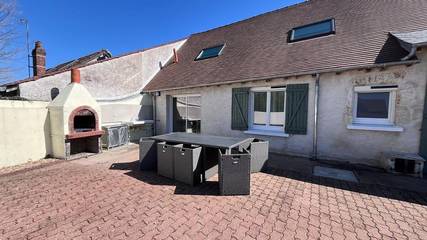 Location de vacances pour 8 personnes, avec terrasse à Vineuil