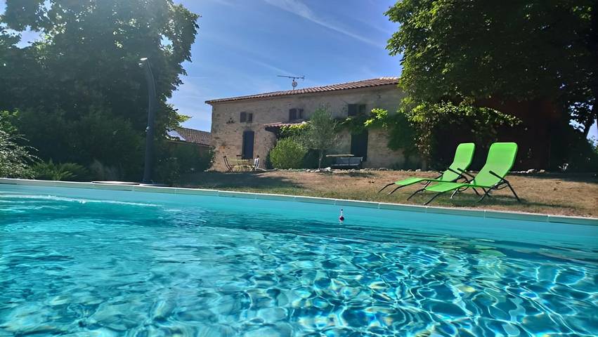 Gîte pour 11 personnes, avec piscine ainsi que jardin et terrasse dans le Lot-et-Garonne - 3