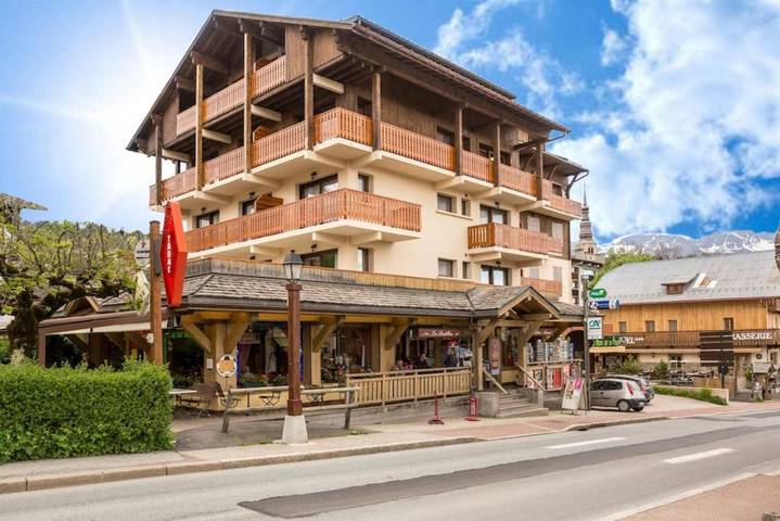 Appart’hôtel pour 4 personnes, avec terrasse et vue, animaux acceptés