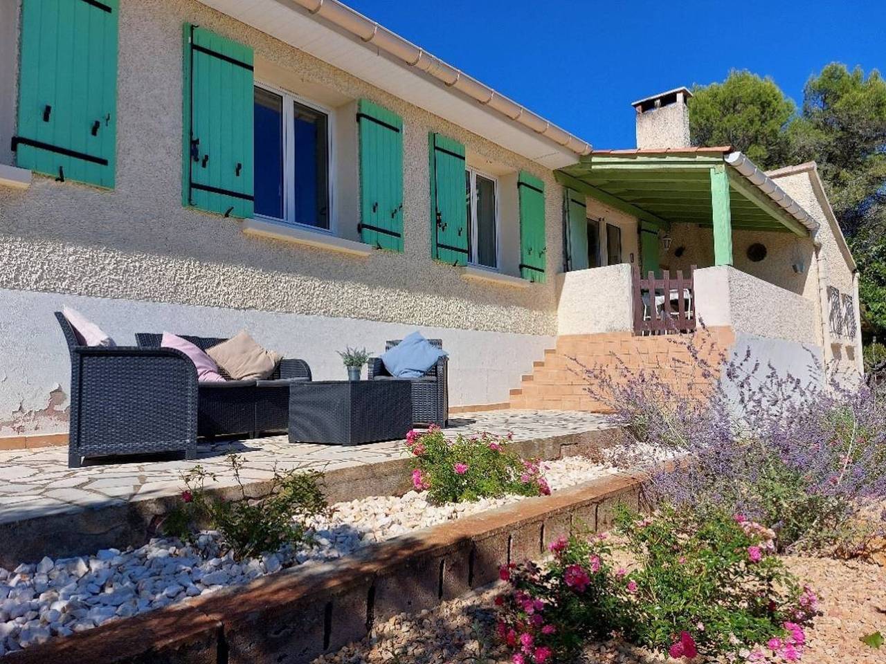 Villa espaciosa en Saint-Nazaire con piscina privada in Saint-Nazaire (Nimes), Region de Nimes