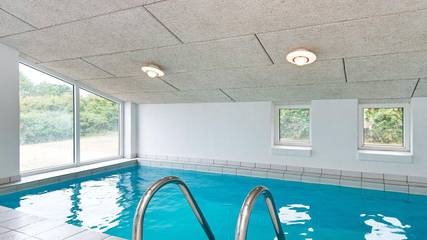 Location de vacances pour 10 personnes, avec jacuzzi et terrasse ainsi que sauna et piscine, animaux acceptés à Ebeltoft