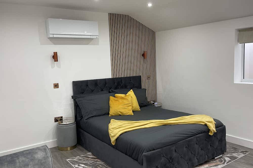 Private Luxury By The Sea in Poole, Poole Harbour