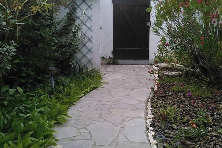 Maison de vacances pour 4 personnes, avec jardin, animaux acceptés dans La Palmyre