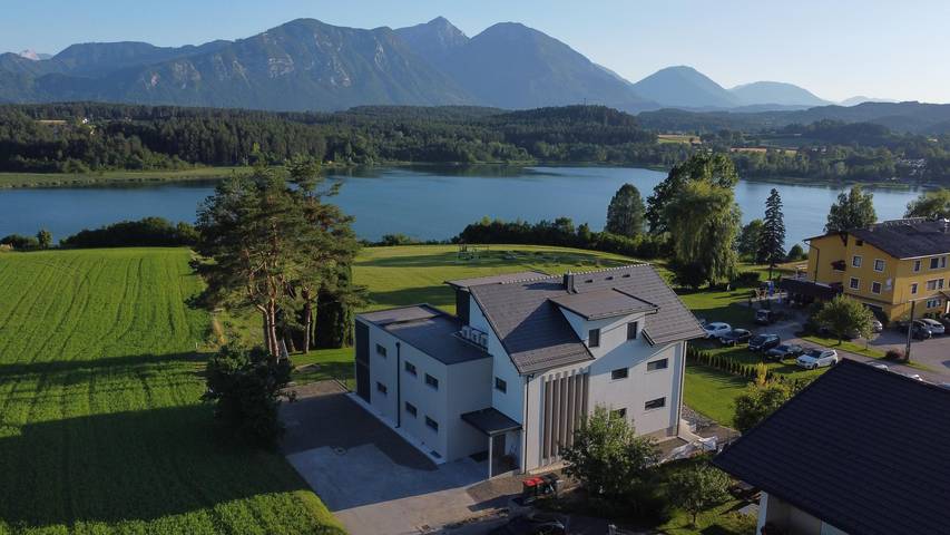 Ferienwohnung für 4 Personen, mit Balkon und Terrasse sowie Seeblick am Klopeiner See