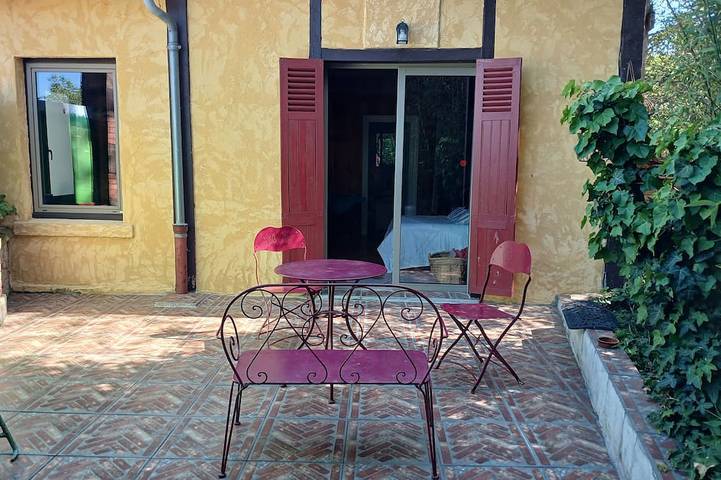 Gîte pour 2 personnes, avec terrasse, animaux acceptés à Billom