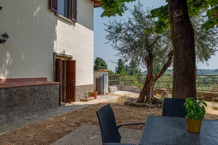 Kamer 'Ulivo met Tuin' met bergzicht, wifi en airconditioning in Lastra a Signa, Provincie Prato