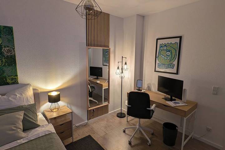 Ganze Wohnung, Studio mit Arbeitsplatz und Balkon in ruhiger stadtnaher Lage. in Chemnitz, Chemnitz und Umgebung
