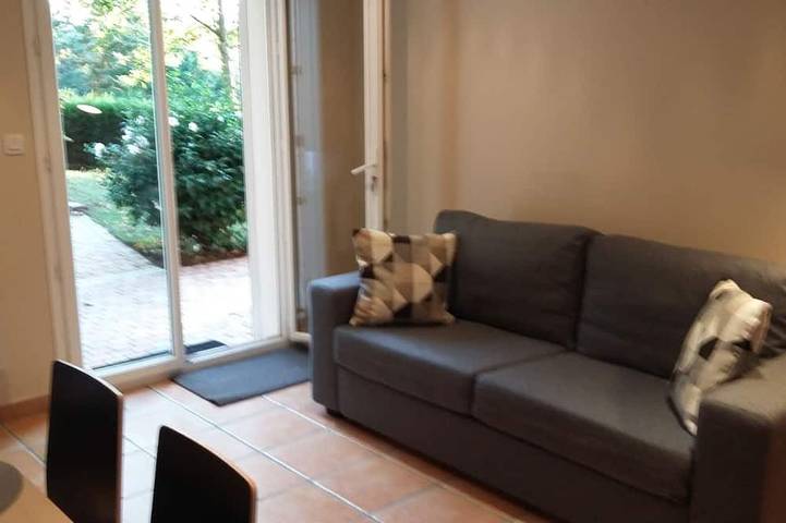 Wohnung Rdj in ruhigem Grundstück auf dem Land, in der Nähe von Lyon in Charbonnières-les-Bains, Lyon und Umgebung