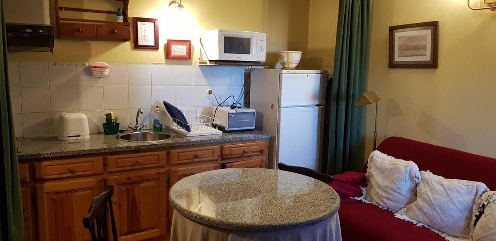 Gîte pour 2 personnes, avec jardin et piscine à Gouveia - 4