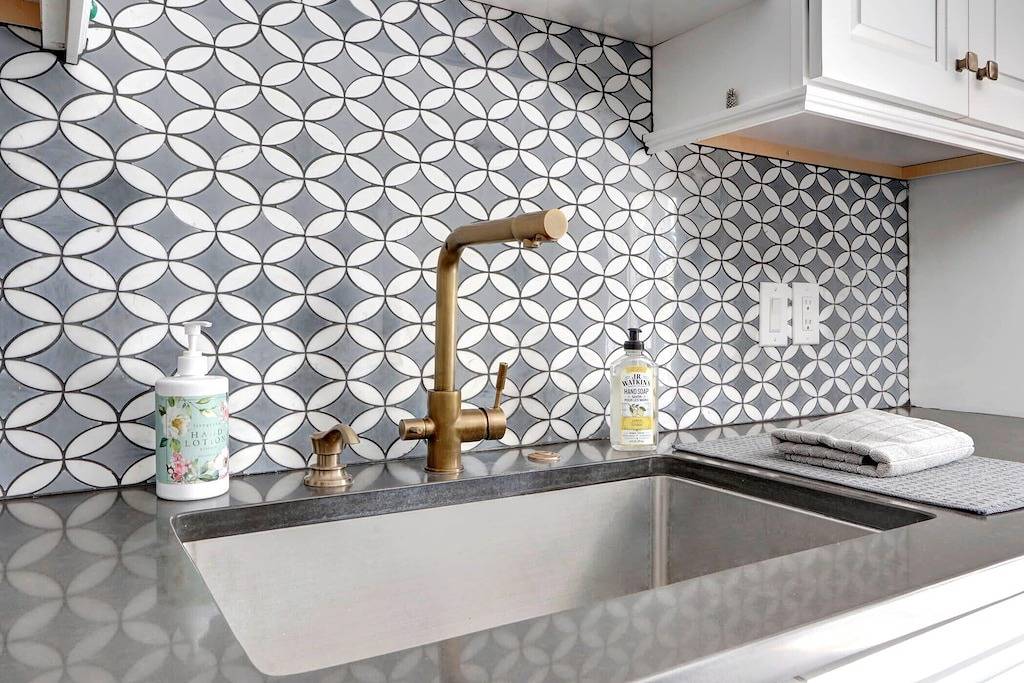 Ganze Wohnung, Renovated Victorian Condo Near Forsyth Park in Savannah, Chatham County