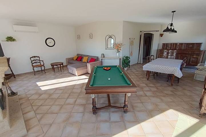 Location de vacances pour 4 personnes, avec jardin et terrasse à Orgnac-l'Aven