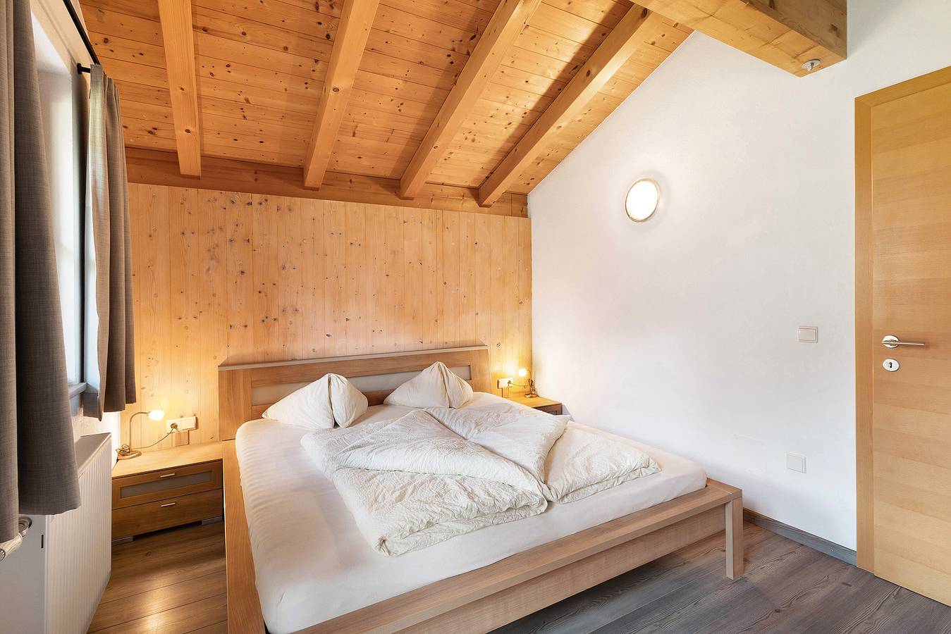 Entire apartment, Apartment 'Lärche' with Mountain View, Shared Terrace and Wi-Fi in Prateria, Gsies