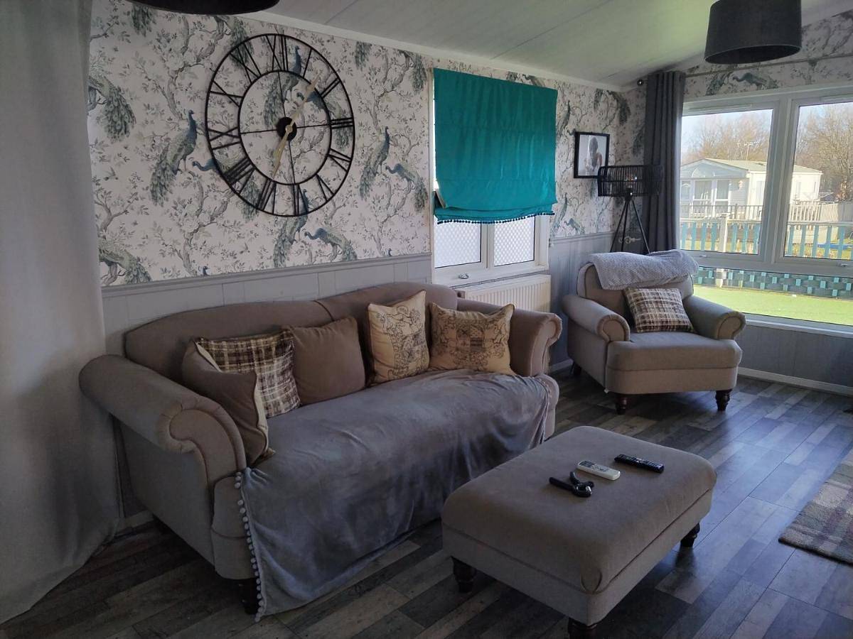 Large double sized lodge ideal for furry friends to stay in Northampton, Northamptonshire