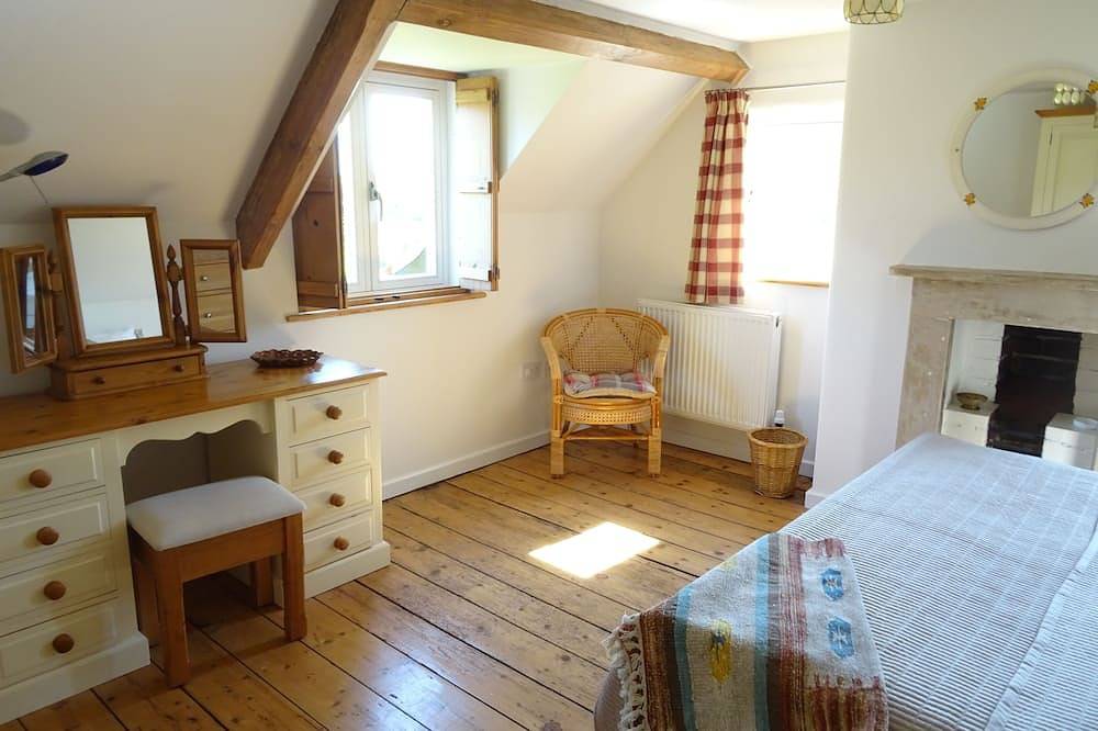 Fully modernised self catering cottage in Sherwood Forest, Nottinghamshire. in Sherwood Forest, Nottinghamshire