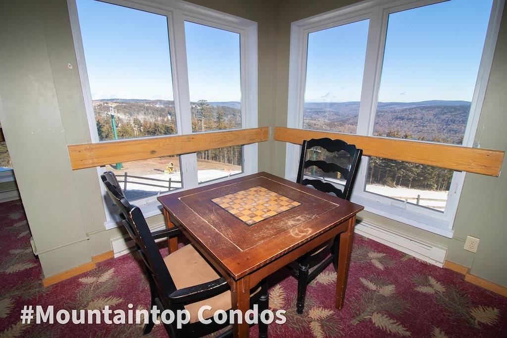 Ganze Wohnung, 1Br / 1Ba Gesichter Pisten Erster Stock Parken Wi-Fi Village! Kein Aufzug in Snowshoe, Greenbrier River