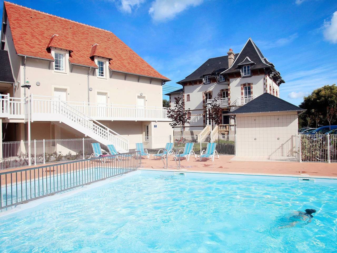 Entire apartment, Apartment in Cabourg near Beaches in Cabourg, Caen region