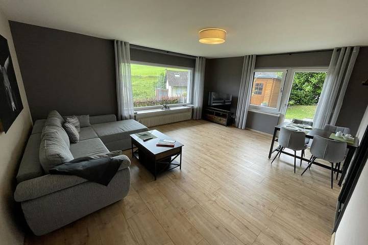 Ganze Wohnung, Ferienwohnung \"Im Wiesenrain\" - Appartement/Fewo, Dusche, Wc, Terrasse in Hausen (Wied), Mittelrhein