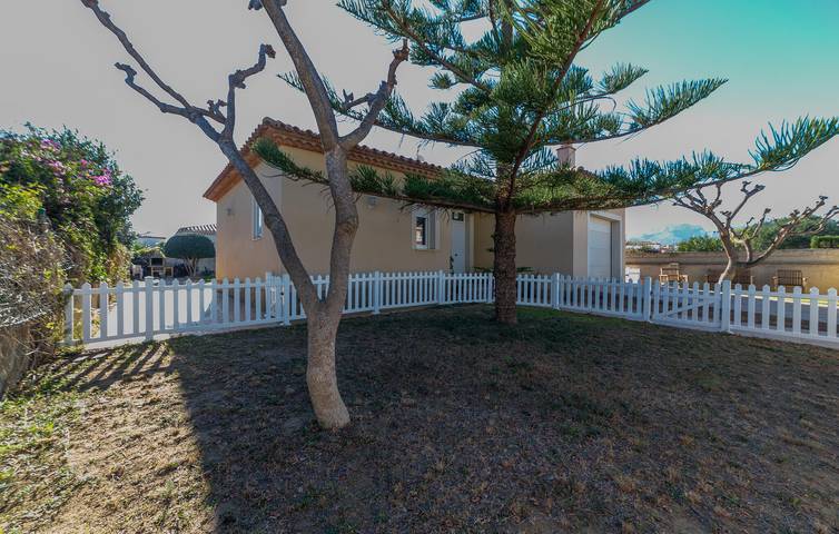 Acogedor apartamento de 90m2: Aparcamiento, AC, Parrilla, WiFi, 1,5 km de Cala Misteri in Montroig, Costa Dorada