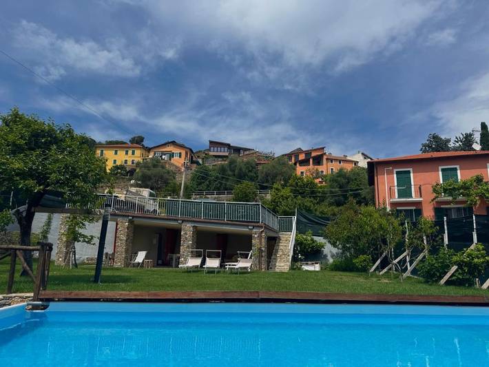 Location de vacances pour 3 personnes, avec balcon ainsi que piscine et jardin, animaux acceptés à Villanova d'Albenga - 2